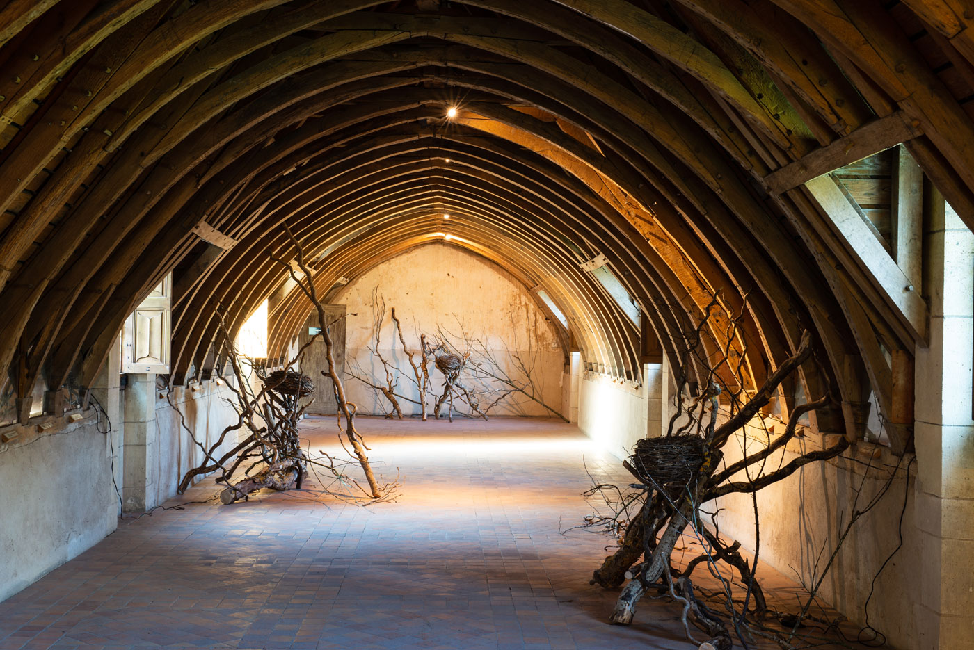 installation art contemporain château de fougères-sur-Bièvre Centre des monuments nationaux
